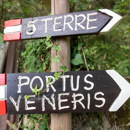 Near - Cinque Terre Holiday * Riccò del Golfo di Spezia